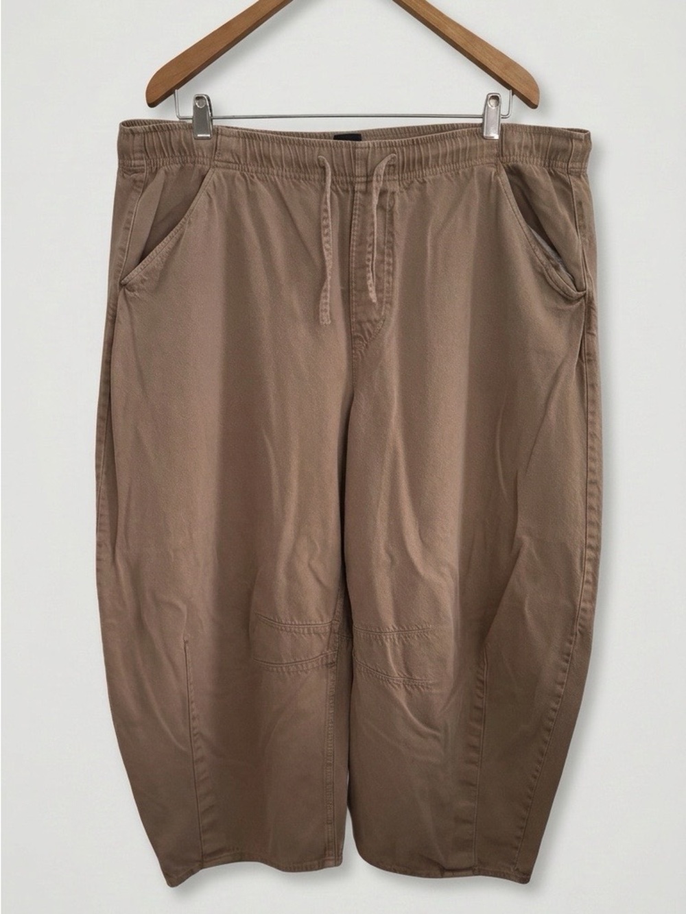 GAP Women’s Drawstring Barrel Joggers - Taupe Brown